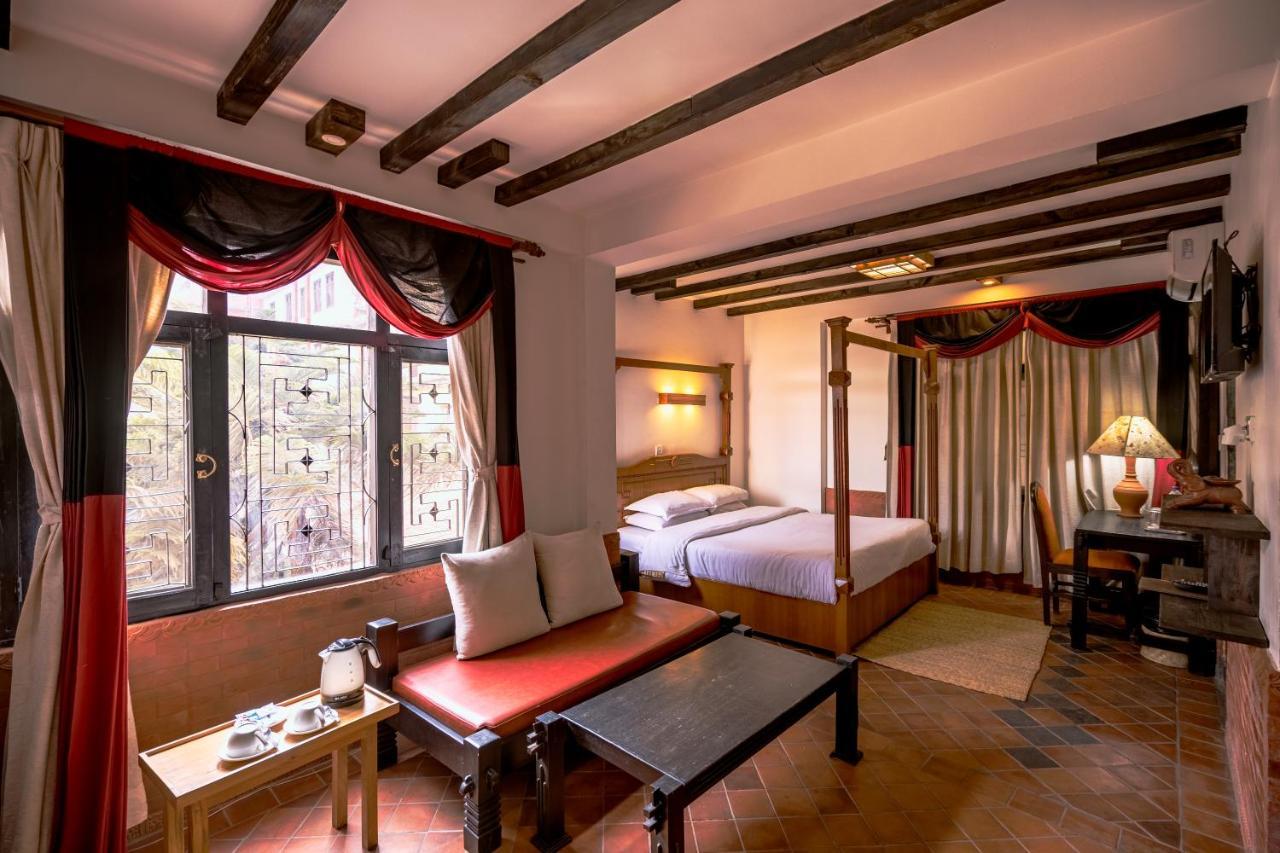 Hotel Ganesh Himal Катманду Екстер'єр фото