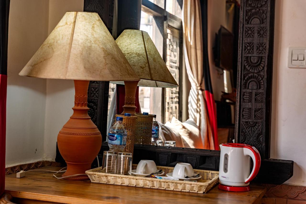 Hotel Ganesh Himal Катманду Екстер'єр фото