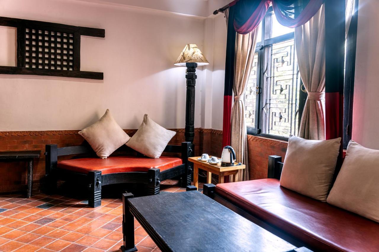 Hotel Ganesh Himal Катманду Екстер'єр фото