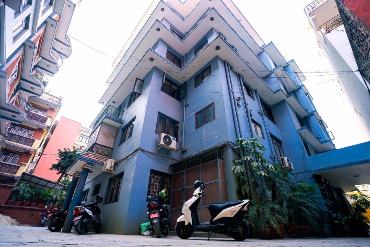 Hotel Ganesh Himal Катманду Екстер'єр фото
