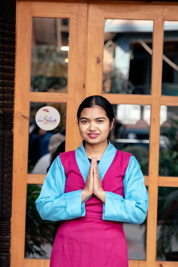 Hotel Ganesh Himal Катманду Екстер'єр фото