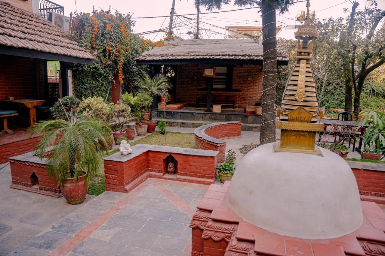 Hotel Ganesh Himal Катманду Екстер'єр фото