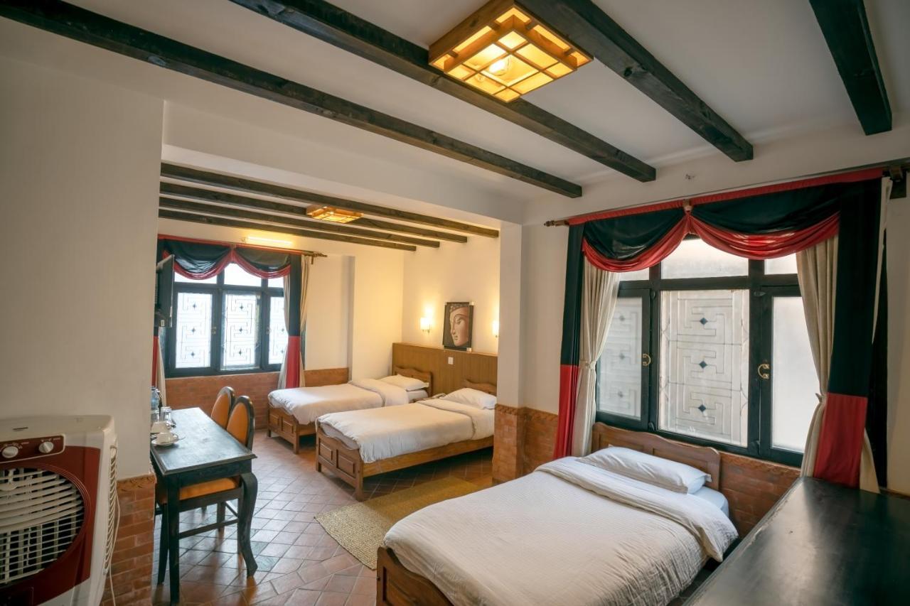 Hotel Ganesh Himal Катманду Екстер'єр фото