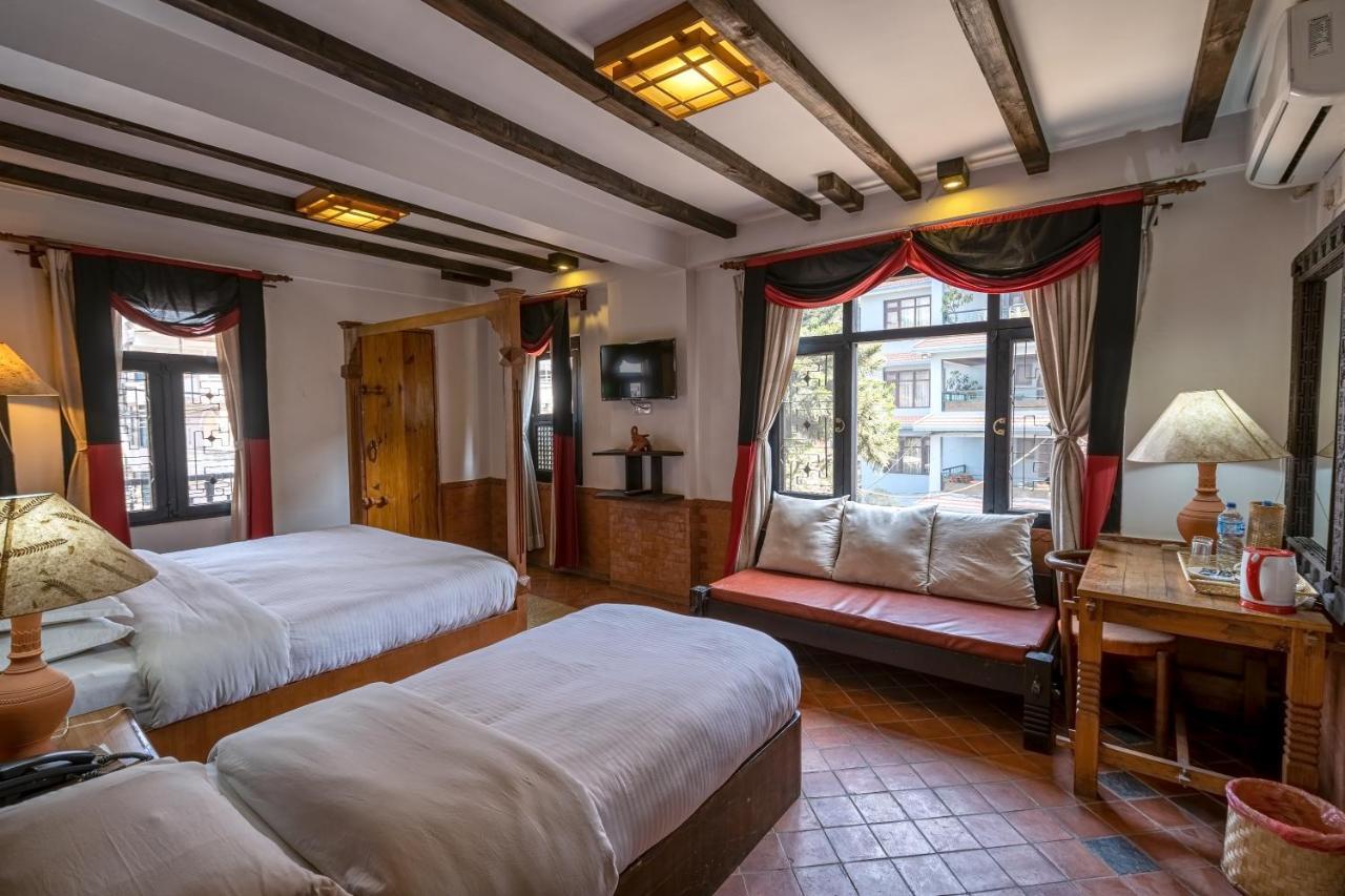 Hotel Ganesh Himal Катманду Екстер'єр фото