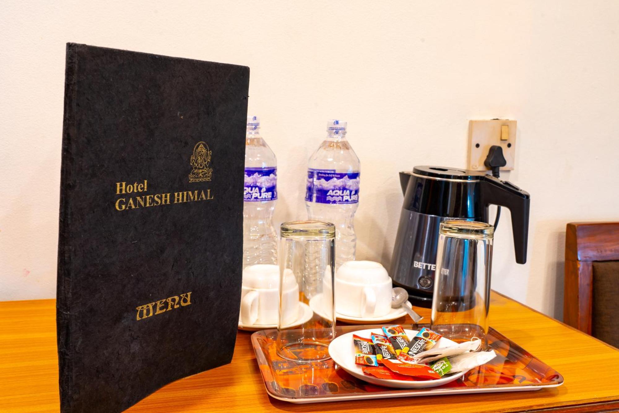 Hotel Ganesh Himal Катманду Екстер'єр фото