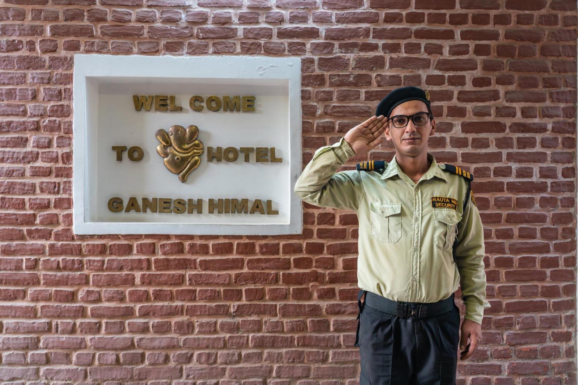 Hotel Ganesh Himal Катманду Екстер'єр фото