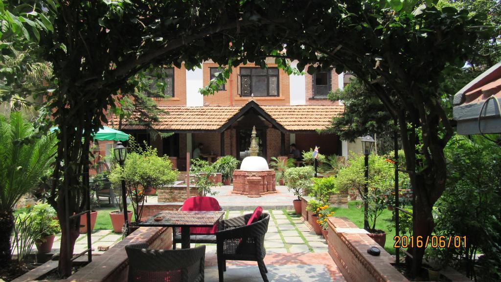 Hotel Ganesh Himal Катманду Екстер'єр фото