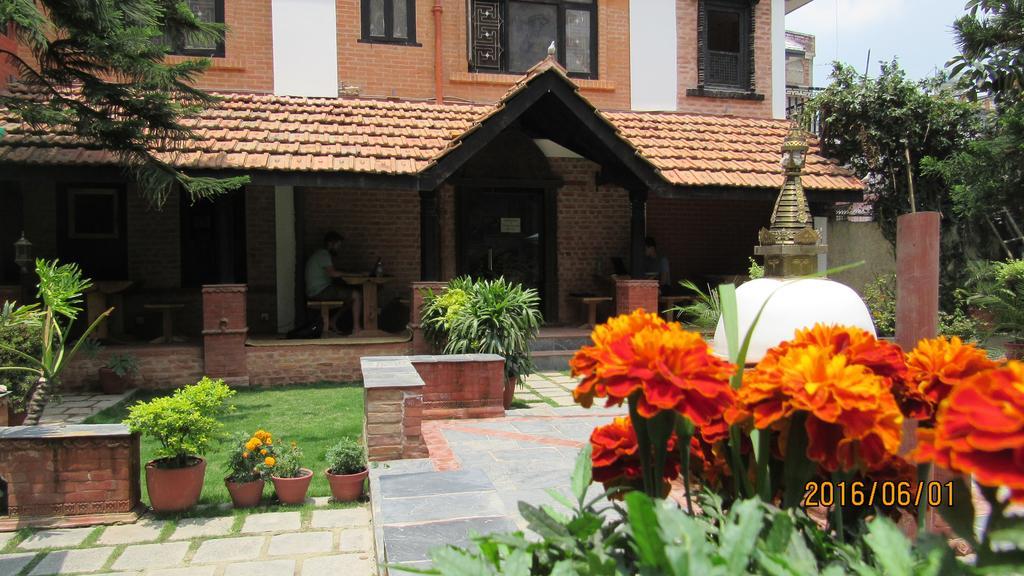 Hotel Ganesh Himal Катманду Екстер'єр фото