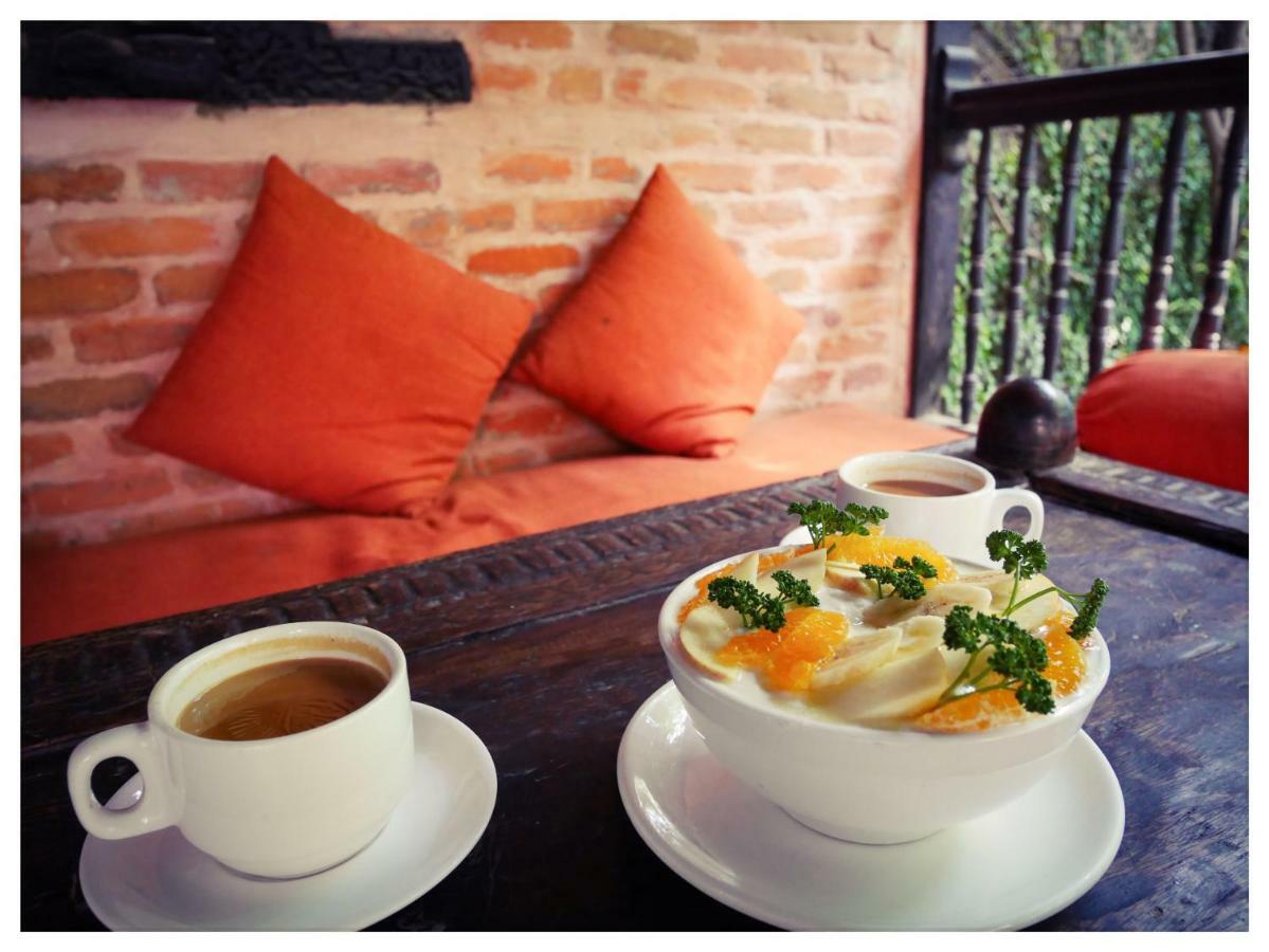 Hotel Ganesh Himal Катманду Екстер'єр фото